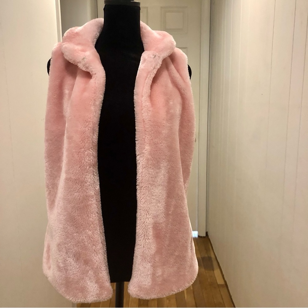 NWOT Pink Faux Fur Vest Peanuts